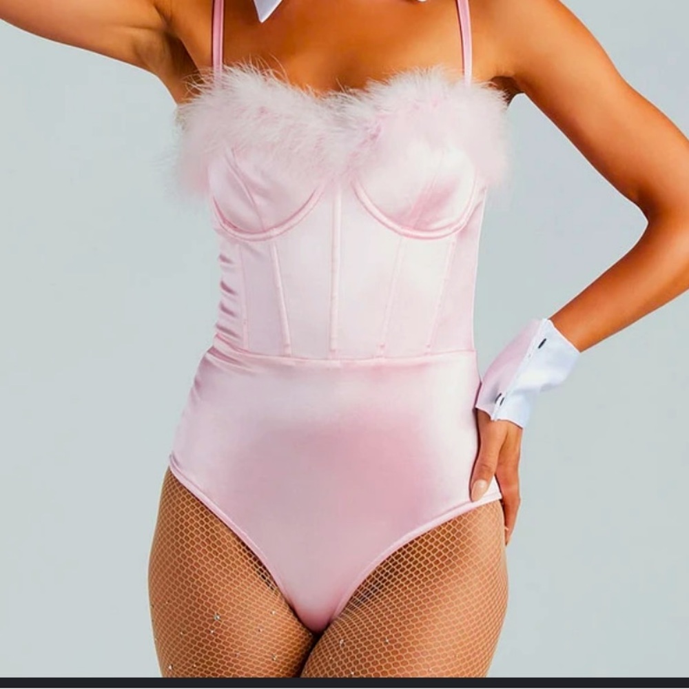 Windsor Pink Bunny Babe Body Suit Size Large NWT